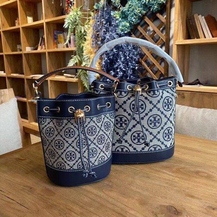 original【Counter Lastest！！】toey burch Lady‘s 2021 T Monogram large size bucket bag all-match denim canvas bag TB official store authentic singapore